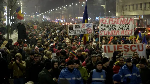 Cel mai mare miting anti-PSD, după Colectiv. Zeci de mii de oameni în stradă. Iohannis, printre protestatari