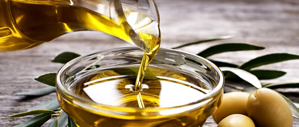 Când EXPIRĂ uleiul de măsline și ce gest banal te ajută să îți dai seama dacă mai este sau nu bun pentru consum