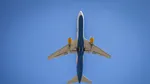 Un avion a zburat timp de 10 minute FĂRĂ pilot. Comandantul era la baie, iar copilotul leșinase