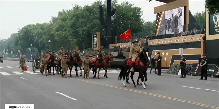 SUA s&#259;rb&#259;toresc 250 de ani de la &icirc;nfiin&#539;area armatei americane cu o parad&#259; militar&#259;. Ceremonia coincide cu ziua de na&#537;tere a pre&#537;edintelui Trump