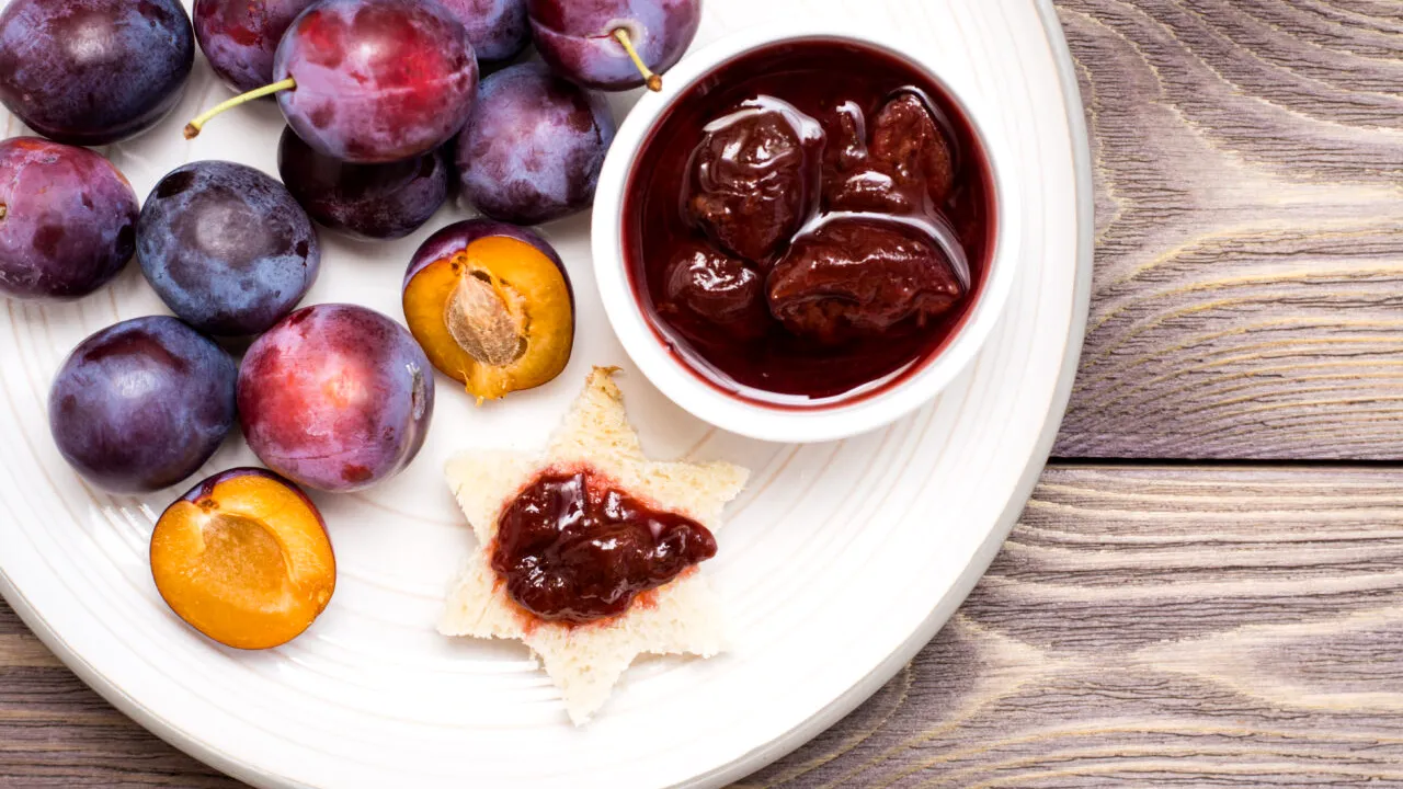 Condimentul ieftin și bun care se pune în gemul de PRUNE pentru un gust desăvârșit. Gustul va fi unic