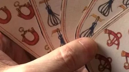 Cum arată cel mai vechi pachet de cărți din lume. Jocurile secolului 15, strămoșii pokerului, whistului și bridgeului