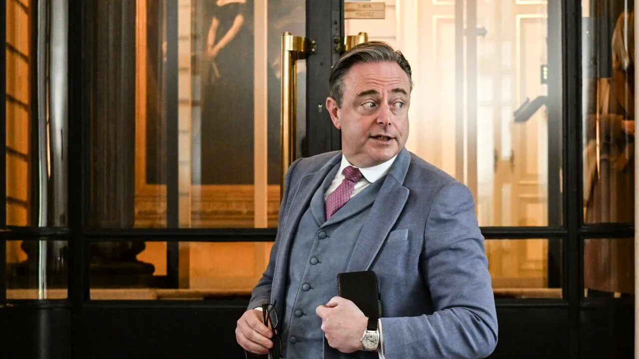 După ȘAPTE luni de negocieri, Belgia are un nou prim-ministru și o coaliție de guvernare formată din cinci partide