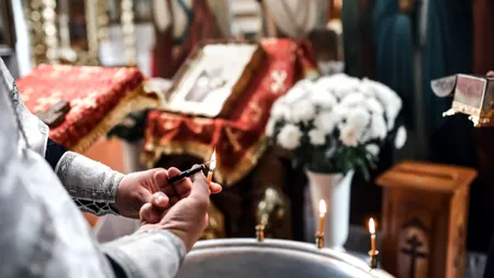 Noi date în cazul bebelușului mort după botez la Suceava. Legiștii din București spun că moartea a fost una violentă și contrazic concluziile medicilor suceveni