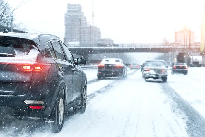 Șoferii trebuie să își echipeze corespunzător autoturismele / foto: Shutterstock