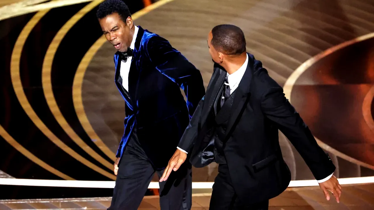 Chris Rock, GLUME pe seama palmei primite de la Will Smith la Premiile Oscar 2022. „Încă mă doare!”