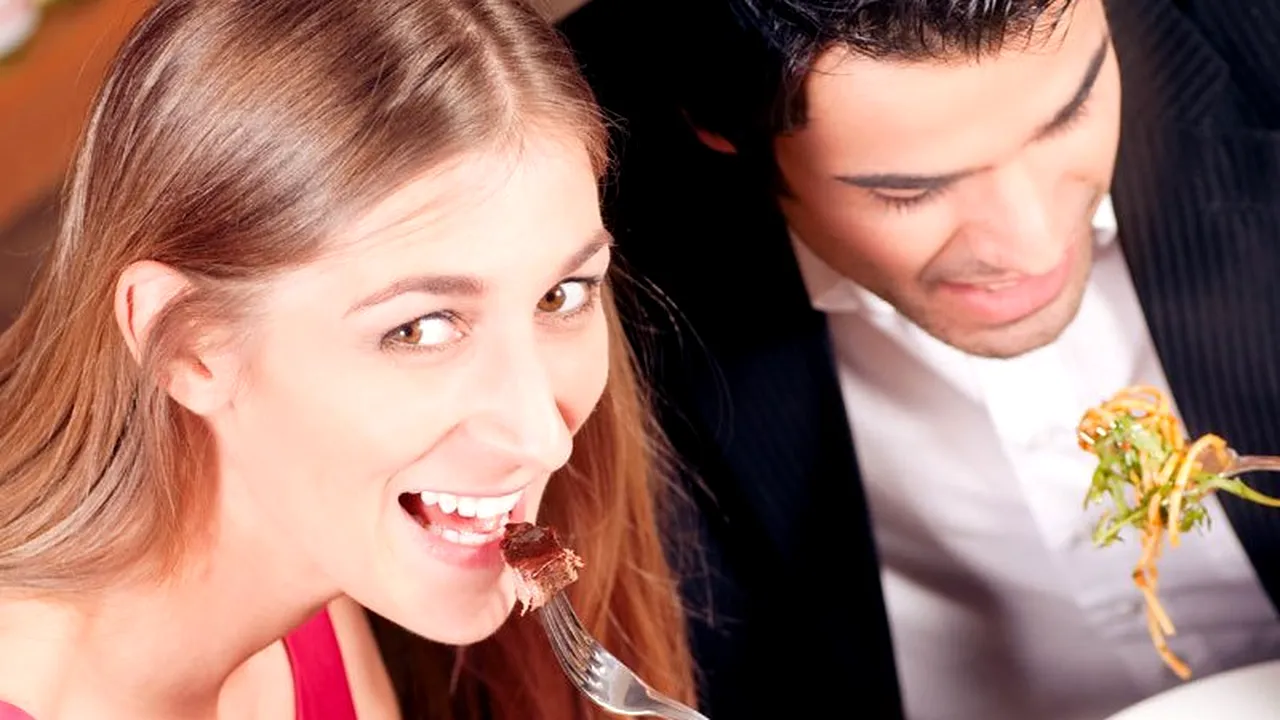 73% dintre români mănâncă nesănătos când ies în oraș - studiu