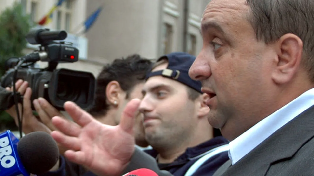 Generalul care l-ar fi informat pe Hrebenciuc despre interceptări a fost adus în această seară la DNA. UPDATE