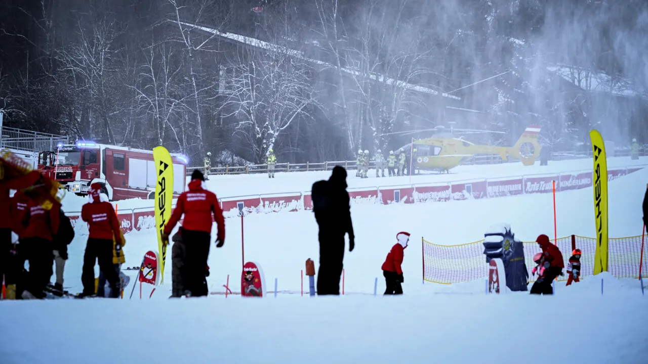 Panică în Austria. O avalanșă dezastruoasă a îngropat pasionații de sporturi de iarnă în Kitzbühel, în ajunul Anului Nou