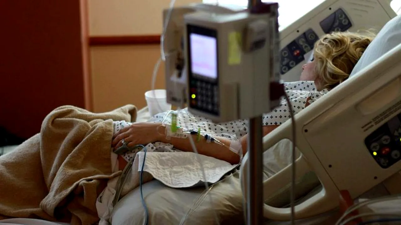 Românește: Au deschis un spital mobil la Iași, dar nu poate funcționa din cauza unei grave defecțiuni!