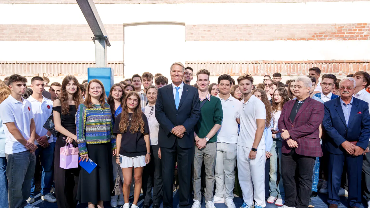 Klaus IOHANNIS deschide anul școlar cu „România Educată”/„Școlile trebuie să fie absolut SIGURE. Avem fondurile necesare pentru modernizarea școlilor”