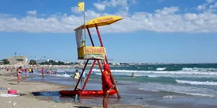 Cine este eroul care a salvat-o de la ÎNEC, la Mamaia, pe adolescenta luată de valuri / Trei persoane au murit încercând să ajungă la ea