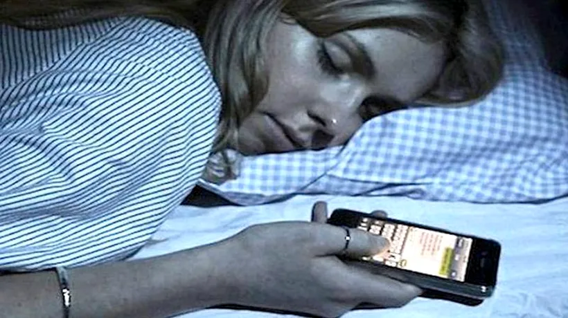 Păstrarea telefonului mobil în dormitor, în timpul nopții, provoacă tulburări de somn STUDIU