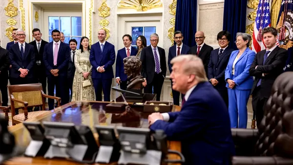 Trump duce o armată de oameni de afaceri în China pentru a forța acorduri comerciale. Lista directorilor care merg cu președintele american la Beijing