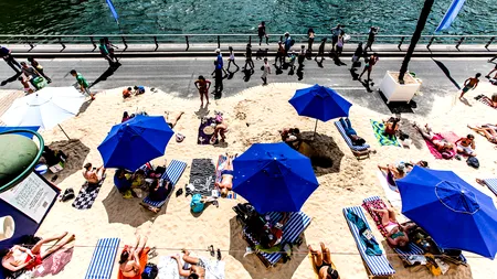 Lafarge-Holcim pierde un contract uriaș în Paris, după ce s-a oferit să-i facă zidul lui Trump: 