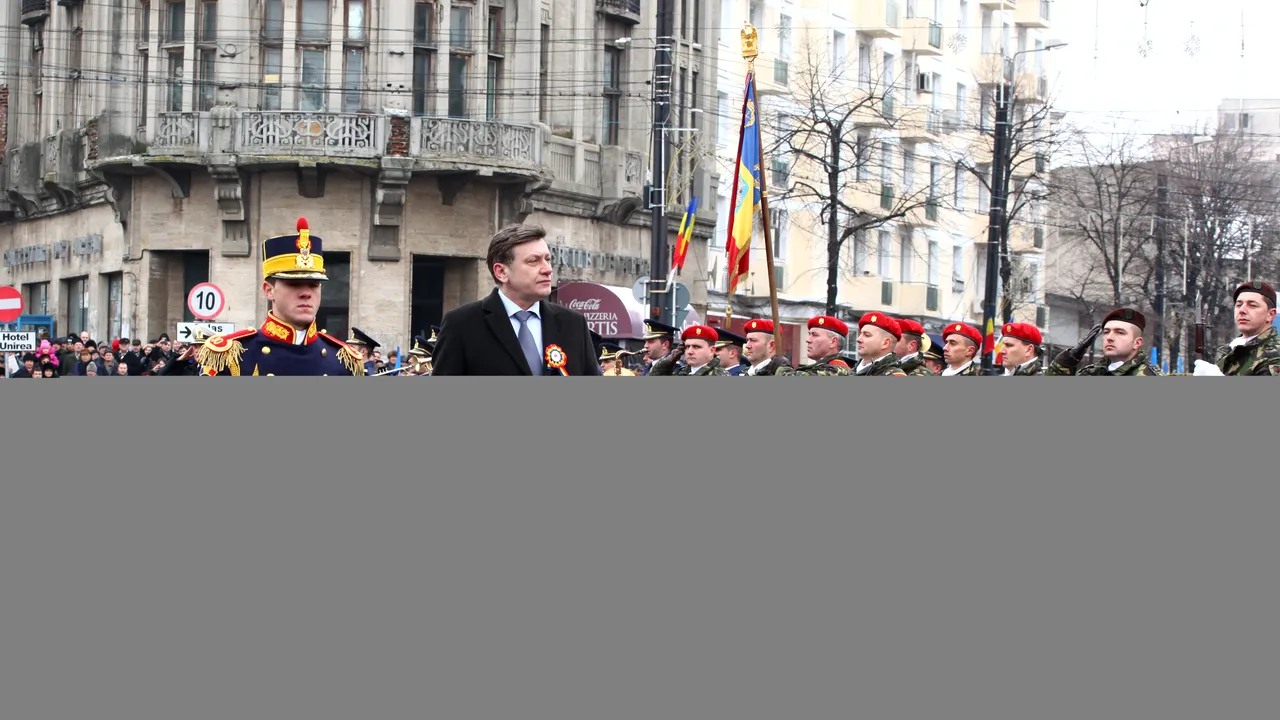 Crin Antonescu și Gheorghe Nichita, huiduiți la Iași. Participanții la Ziua Unirii au scandat mesaje și împotriva lui Ponta și Băsescu
