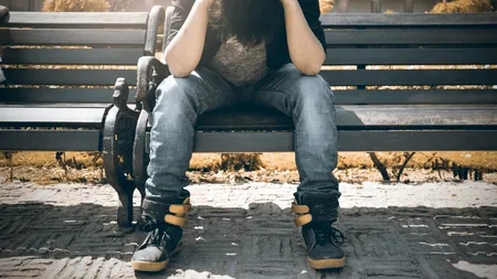 Situație dramatică! Marcel și mama lui au rămas fără locuință, înainte de Crăciun. ”Cum o să mă găsească Moșul dacă suntem fără casă?”