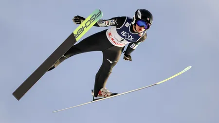 Scandal în lumea săriturilor cu schiurile. Până la urmă, mărimea contează. Schiorii ar putea fi măsurați în zona intimă, după descoperirea unei noi metode de a trișa