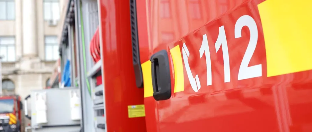 Incendiu DEVASTATOR în Galați: O femeie a murit. Alți 24 de locatari, printre care patru copii, au fost evacuați