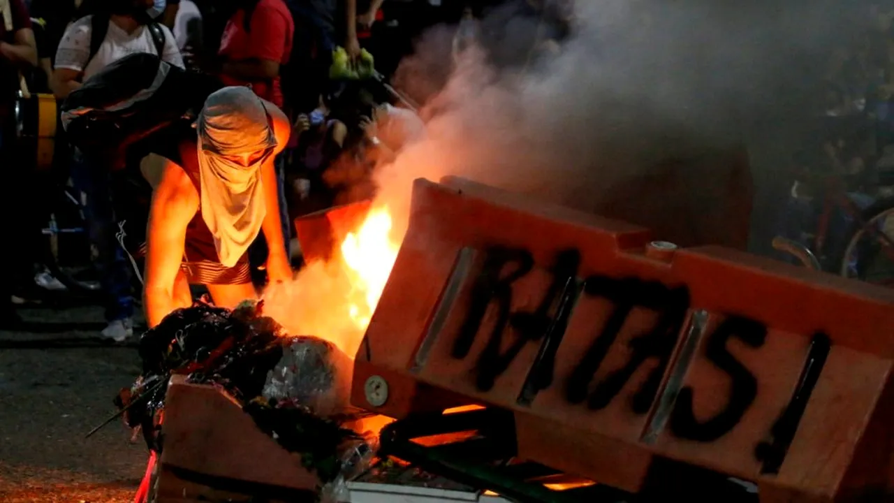 Cel puțin 11 morți în urma unor proteste în capitala Columbiei