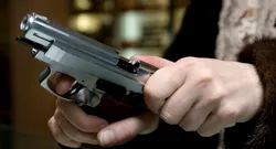 Alertă în școlile din București: mail anonim anunță un MASACRU cu arme de foc în unitățile de învățământ: „Toți meritați să suferiți”