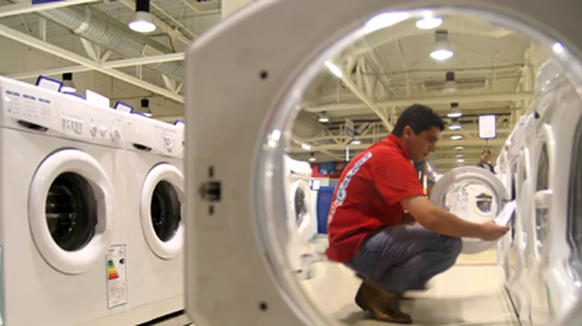 Avertisment pentru deținătorii de mașini de spălat Hotpoint și Indesit: defectul care vă pune viața în pericol. Whirlpool retrage 500.000 de produse