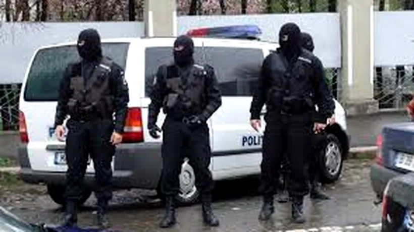 TRAFIC DE MIGRANȚI. Grup infracțional din Timișoara, destructurat de poliţiştii Brigăzii de Combatere a Criminalităţii Organizate Craiova, sub coordonarea procurorilor D.I.I.C.O.T