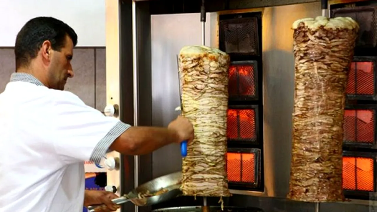 Orașul din România unde elevii care obțin nota 10 la BAC vor primi shaorma gratis! „Vrem să le oferim un mic moment de răsfăț”