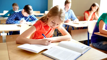 Statistică îngrijorătoare. Numărul elevilor și studenților români, în SCĂDERE cu peste 6.000 de persoane în anul școlar 2023-2034