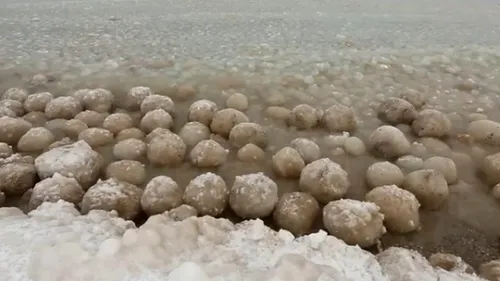 Fenomen ciudat la marginea Lacului Michigan VIDEO