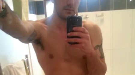 Un bărbat i-a trimis selfie-uri cu el gol directoarei de resurse umane care tocmai îl angajase