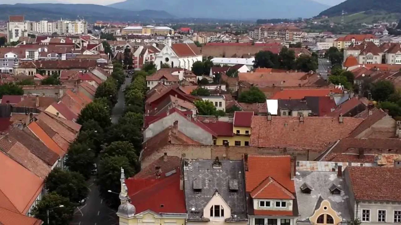 Cum arată autobuzul electric testat în aceste zile de bistrițeni