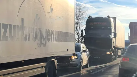 Trafic blocat pe Centura Capitalei, în Ilfov, după un carambol cu un autoturism și două TIR-uri