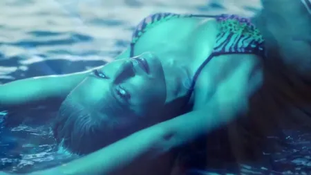 Îi ademenesc pe plajă, îi dezbracă și LE IAU BANII. Mafioții se folosesc de PROSTITUATE pentru a jefui turiștii în Bulgaria