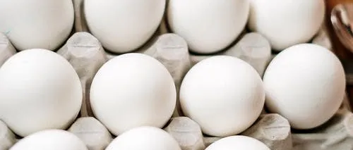 PAȘTE: Vânzările de ouă se majorează cu circa 50%, în perioada Sărbătorilor Pascale, față de o lună obișnuită. Un român consumă, în medie, 15 ouă produse în fermele autohtone