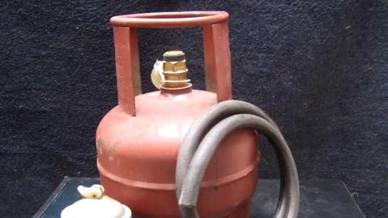 Un bărbat din Constanța s-a închis în mașină, a dat drumul la o butelie, iar apoi a aprins bricheta. Ce s-a întâmplat după aceea