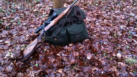 Un copil de 8 ani și-a ucis fratele de 5 ani, accidental, cu arma unui pădurar. Tragedia s-a petrecut sub ochii părinților, la un picnic, în Mureș