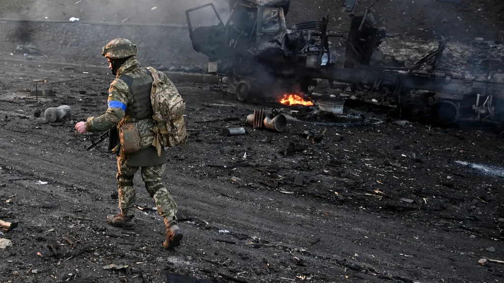 Rusia invadează Ucraina, ziua 67: Civili evacuați din oțelăria Azovstal din Mariupol / Rusia acuză România că furnizează armament Ucrainei