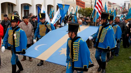 Steagul secuiesc a fost îndepărtat și de pe sediul Primăriei Covasna. A ajuns în biroul primarului