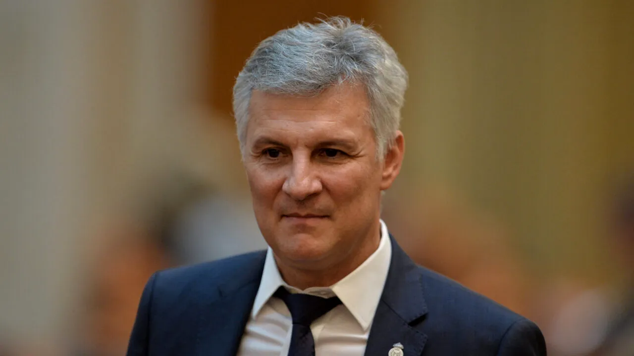 Daniel Zamfir anunță că a început „deuserizarea” Ministerului Economiei. Publică fotografii și vorbește de „termite-consilieri”