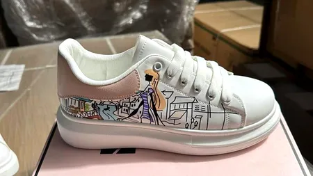 FOTO: Peste 2.600 de fake-uri „Alexander McQueen”, descoperite în Portul Constanța, de Poliția de Frontieră / O pereche originală costă 2.500 de lei