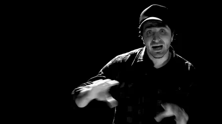 Puteți să-mi spuneți cine sunt?