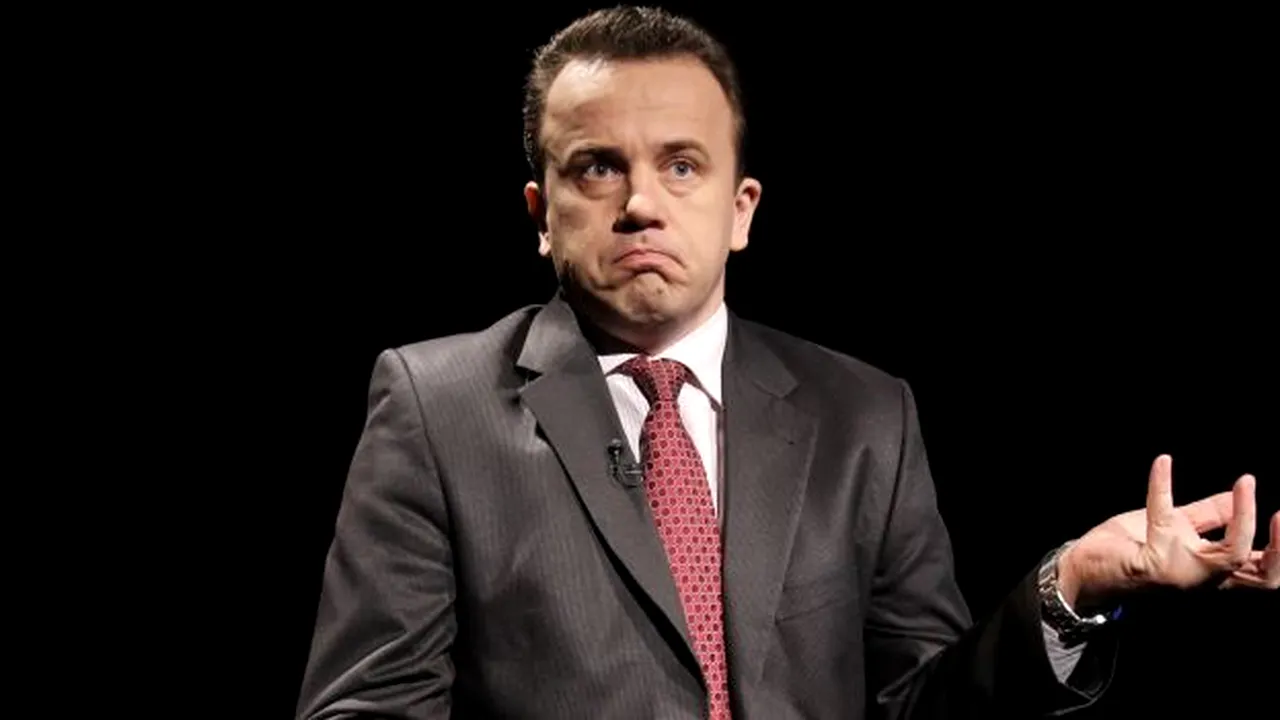 Cum se acomodează Pop cu Educația: Săptămâna trecută anunța că oprește licitațiile pentru mobilierul clasei pregătitoare, astăzi a constatat întârzieri