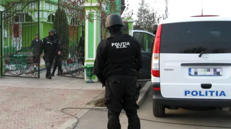 Mai multe arme și peste 1.400 de cartușe, găsite de polițiști în urma unor percheziții în Timiș