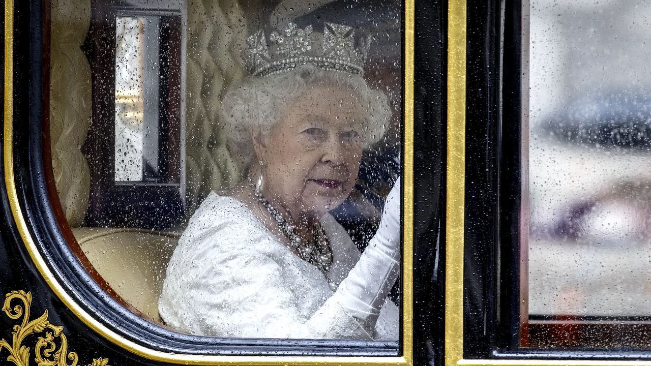 Regina Marii Britanii, aproape de o tragedie. Dezvăluirea făcută de un membru al Gărzii Regale