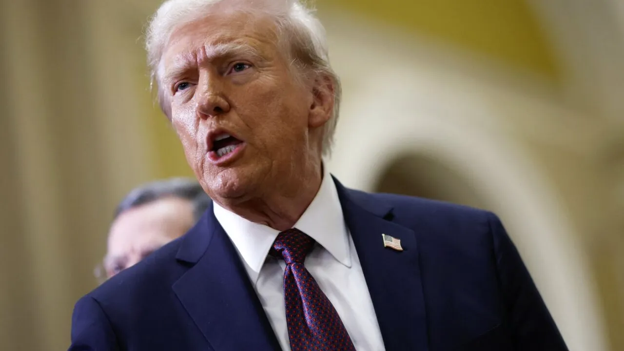 Londra refuză ”să condamne” declarațiile lui Donald TRUMP despre Groenlanda și Canalul Panama