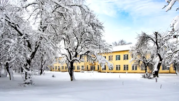 Școli închise din cauza codului portocaliu de vreme rea. Primul județ în care se suspendă cursurile