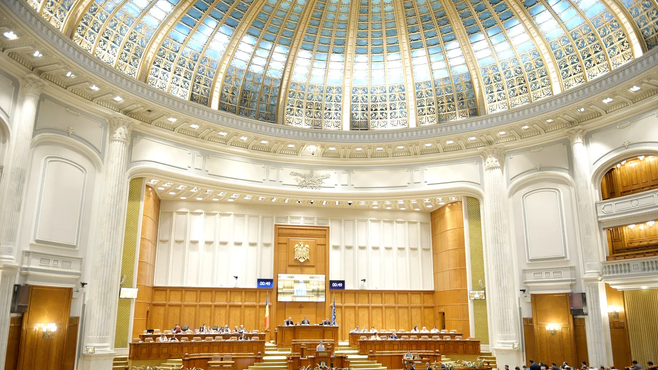 LEGE. Producătorii agricoli afectaţi de fenomene meteorologice nefavorabile vor primi despăgubiri. Care va fi condiția primordială pentru a primi ajutorul financiar