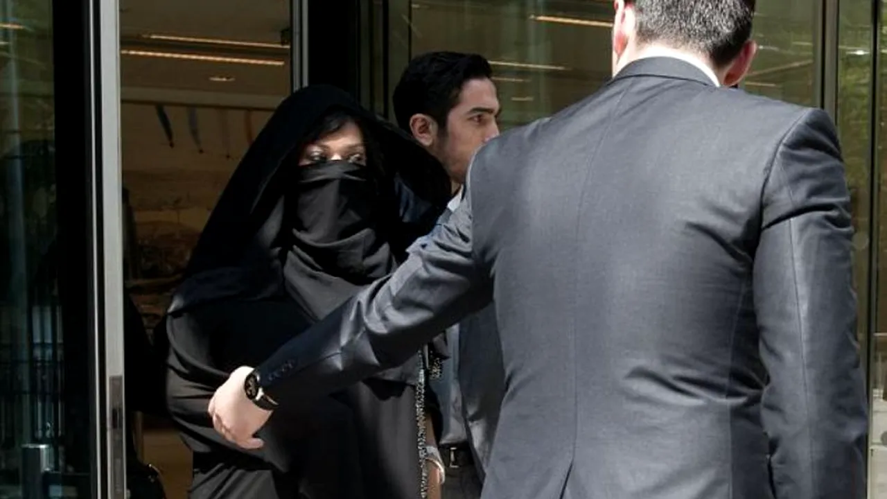 Până unde merge pasiunea pentru shopping a acestei femei