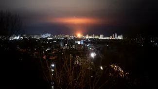 Rusia declanșează un atac masiv asupra Kievului, cu o zi înainte de întâlnirea dintre Zelenski și Trump pe tema planului de pace